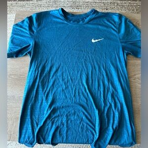 Size: M
Description: Nike dri-fit shirt
Condition: great condition